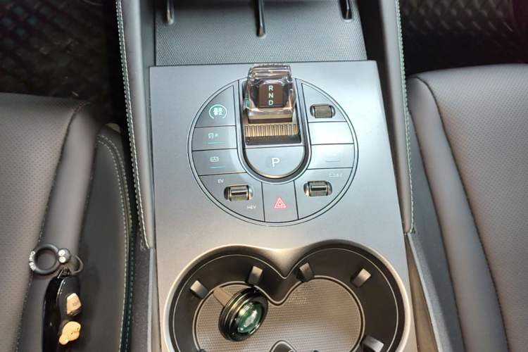 Used BYD Seal 06 New Energy 2024 DM-i 120KM Prestige Model Gear Lever