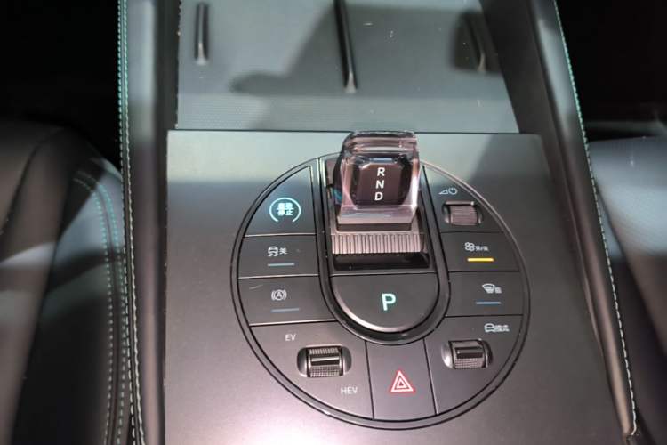 Used BYD Seal 06 New Energy 2024 DM-i 80KM Prestige Model Gear Lever