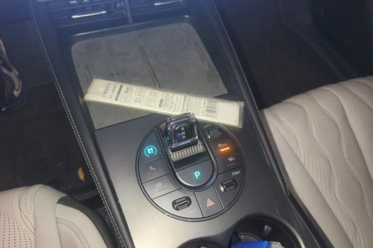 Used BYD Seal 06 New Energy 2024 DM-i 120KM Flagship Model Gear Lever