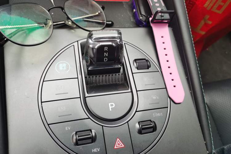 Used BYD Seal 06 New Energy 2024 DM-i 80KM Prestige Model Gear Lever