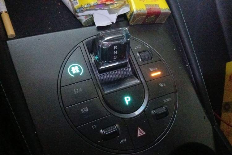 Used BYD Seal 06 New Energy 2024 DM-i 120KM Prestige Model Gear Lever