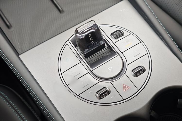 Used BYD Seal 06 New Energy 2024 DM-i 120KM Luxury Model Gear Lever