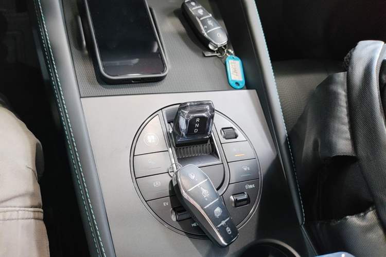 Used BYD Seal 06 New Energy 2024 DM-i 120KM Luxury Model Gear Lever