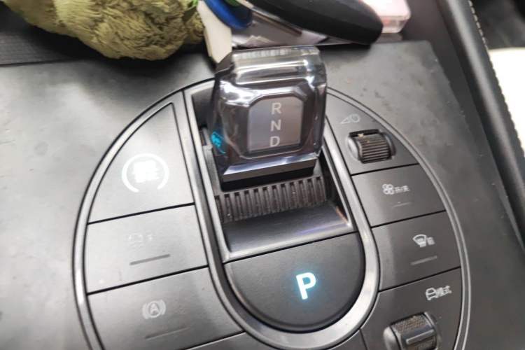 Used BYD Seal 06 New Energy 2024 DM-i 80KM Prestige Model Gear Lever