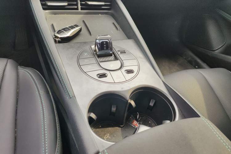 Used BYD Seal 06 New Energy 2024 DM-i 120KM Prestige Model Gear Lever