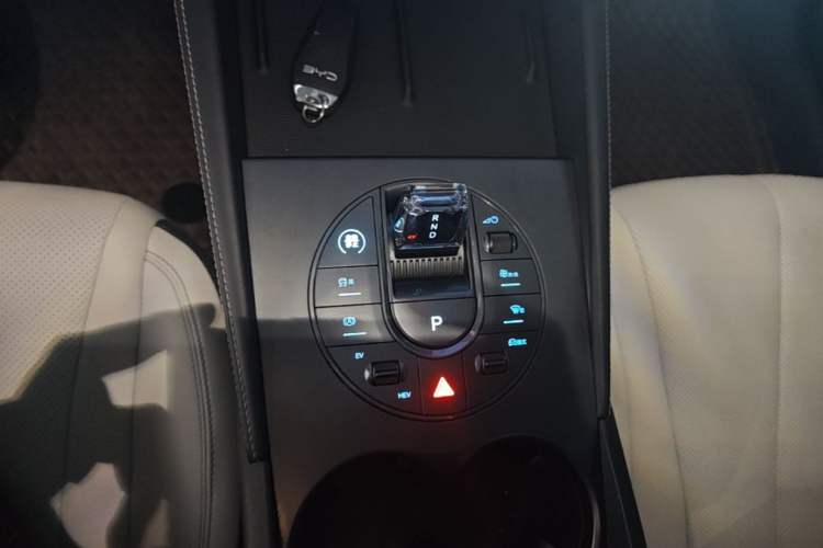 Used BYD Seal 06 New Energy 2024 DM-i 120KM Prestige Model Gear Lever