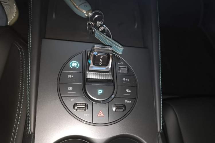 Used BYD Seal 06 New Energy 2024 DM-i 80KM Prestige Model Gear Lever