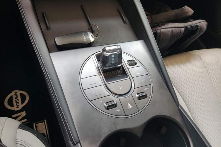Used BYD Seal 06 New Energy 2024 DM-i 120KM Prestige Model Gear Lever