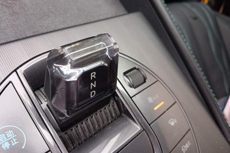 Used BYD Seal 06 New Energy 2024 DM-i 120KM Flagship Model Gear Lever