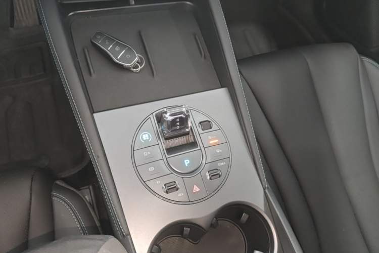 Used BYD Seal 06 New Energy 2024 DM-i 80KM Prestige Model Gear Lever