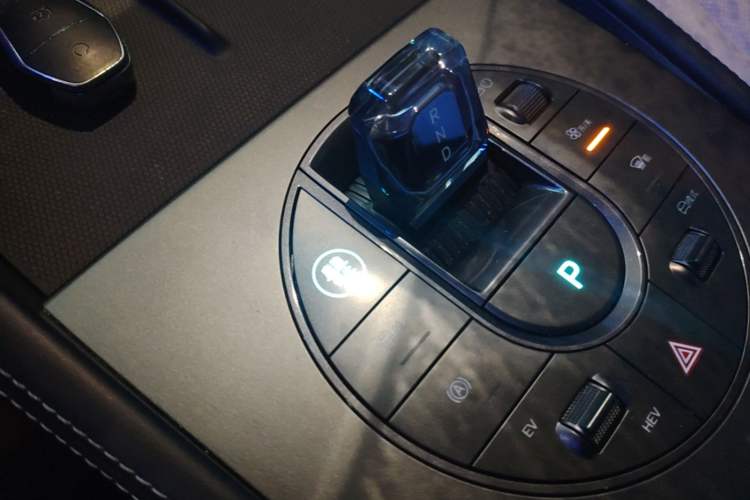 Used BYD Seal 06 New Energy 2024 DM-i 120KM Prestige Model Gear Lever