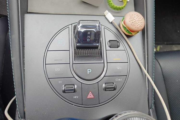 Used BYD Seal 06 New Energy 2024 DM-i 80KM Prestige Model Gear Lever