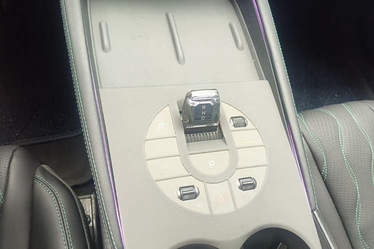 Used BYD Seal 06 New Energy 2024 DM-i 120KM Flagship Model Gear Lever