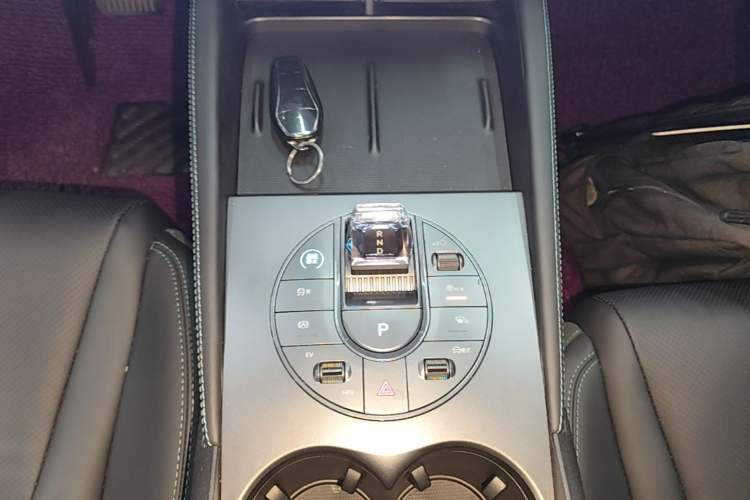 Used BYD Seal 06 New Energy 2024 DM-i 80KM Prestige Model Gear Lever