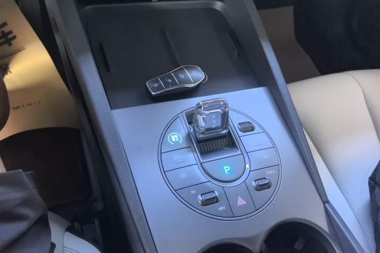 Used BYD Seal 06 New Energy 2024 DM-i 80KM Luxury Model Gear Lever