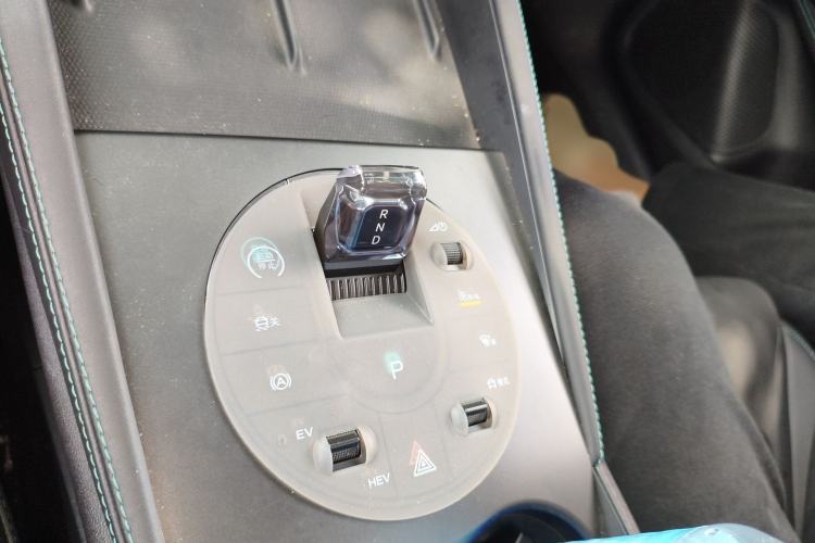 Used BYD Seal 06 New Energy 2024 DM-i 120KM Luxury Model Gear Lever