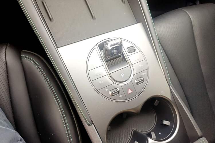 Used BYD Seal 06 New Energy 2024 DM-i 80KM Prestige Model Gear Lever