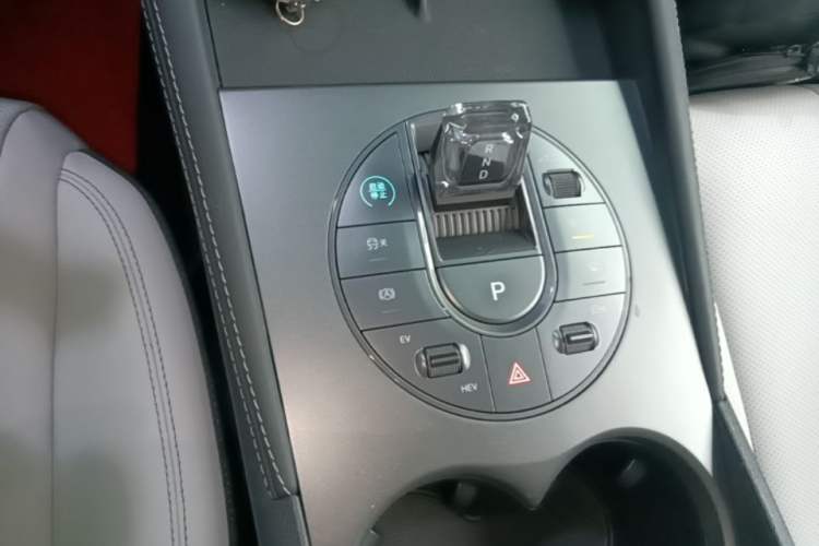 Used BYD Seal 06 New Energy 2024 DM-i 120KM Prestige Model Gear Lever