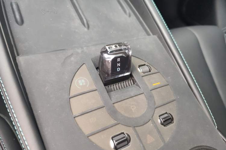 Used BYD Seal 06 New Energy 2024 DM-i 80KM Prestige Model Gear Lever