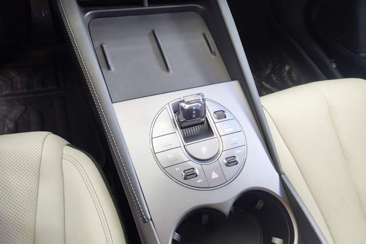 Used BYD Seal 06 New Energy 2024 DM-i 80KM Prestige Model Gear Lever