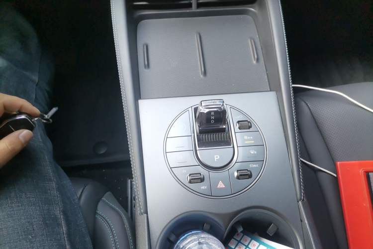 Used BYD Seal 06 New Energy 2024 DM-i 120KM Prestige Model Gear Lever