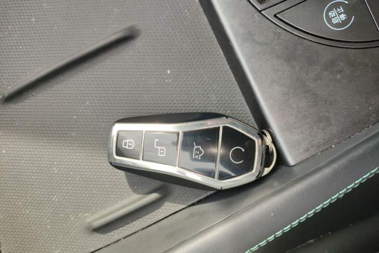 Used BYD Seal 06 New Energy 2024 DM-i 120KM Prestige Model Interior 1