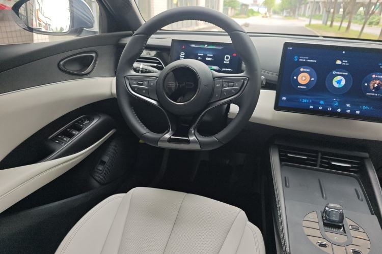Used BYD Seal 06 New Energy 2024 DM-i 80KM Prestige Model Interior 1