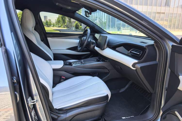 Used BYD Seal 06 New Energy 2024 DM-i 80KM Luxury Model Interior 2