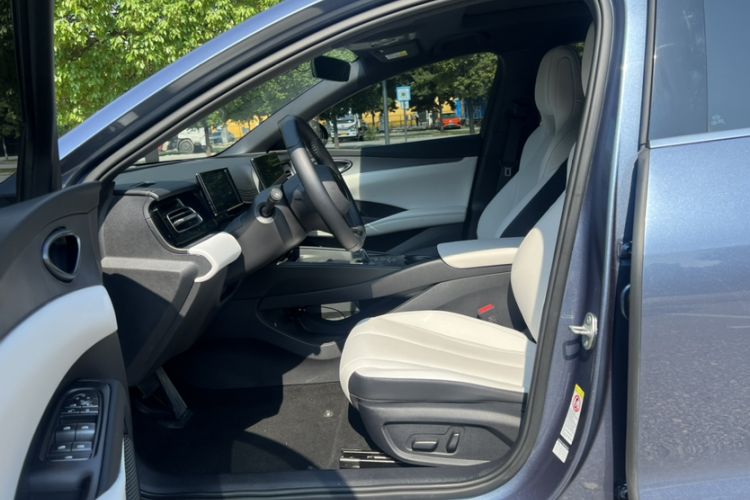 Used BYD Seal 06 New Energy 2024 DM-i 120KM Prestige Model Interior 3