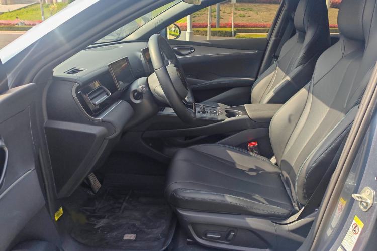 Used BYD Seal 06 New Energy 2024 DM-i 80KM Prestige Model Interior 4