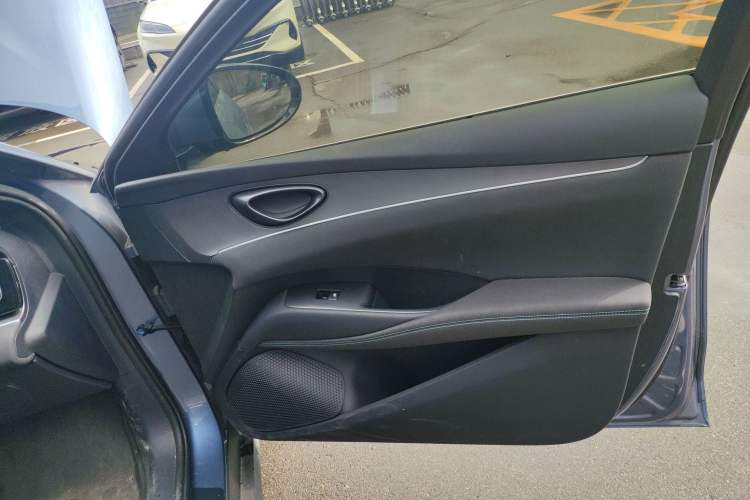 Used BYD Seal 06 New Energy 2024 DM-i 120KM Prestige Model Interior 5