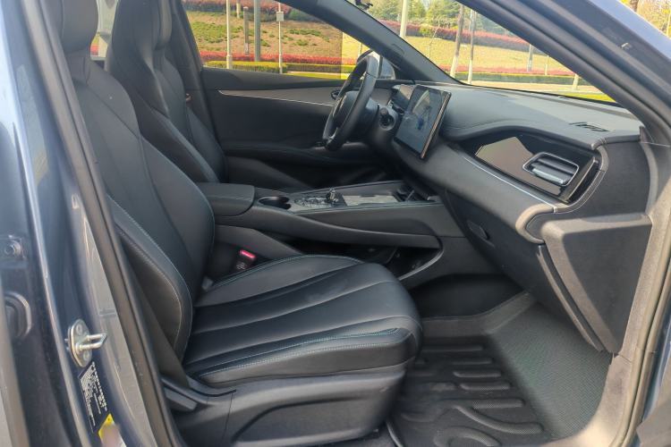 Used BYD Seal 06 New Energy 2024 DM-i 80KM Prestige Model Interior 5