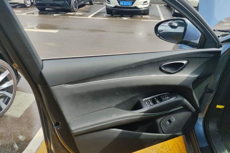 Used BYD Seal 06 New Energy 2024 DM-i 120KM Prestige Model Interior 7