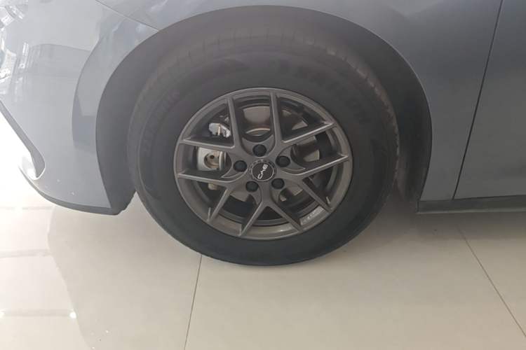 Used BYD Seal 06 New Energy 2024 DM-i 80KM Luxury Model Left Front Wheel Hub
