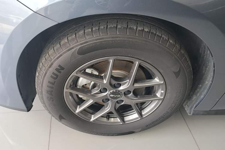Used BYD Seal 06 New Energy 2024 DM-i 80KM Luxury Model Left Front Wheel Hub