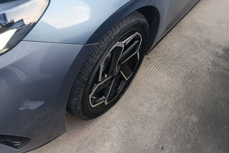 Used BYD Seal 06 New Energy 2024 DM-i 120KM Flagship Model Left Front Wheel Hub