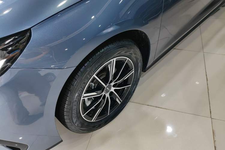 Used BYD Seal 06 New Energy 2024 DM-i 120KM Luxury Model Left Front Wheel Hub