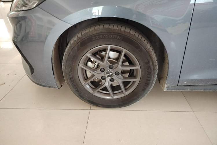 Used BYD Seal 06 New Energy 2024 DM-i 80KM Luxury Model Left Front Wheel Hub