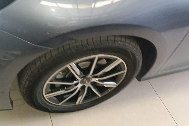 Used BYD Seal 06 New Energy 2024 DM-i 80KM Prestige Model Left Front Wheel Hub