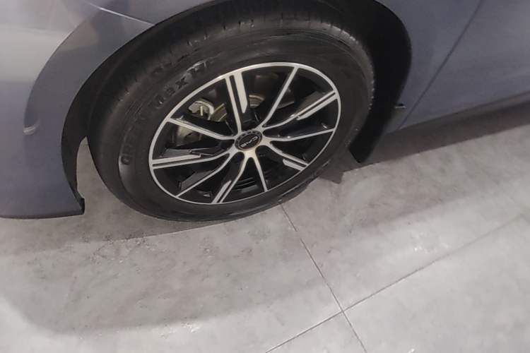 Used BYD Seal 06 New Energy 2024 DM-i 120KM Prestige Model Left Front Wheel Hub