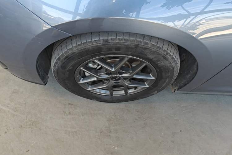 Used BYD Seal 06 New Energy 2024 DM-i 80KM Luxury Model Left Front Wheel Hub