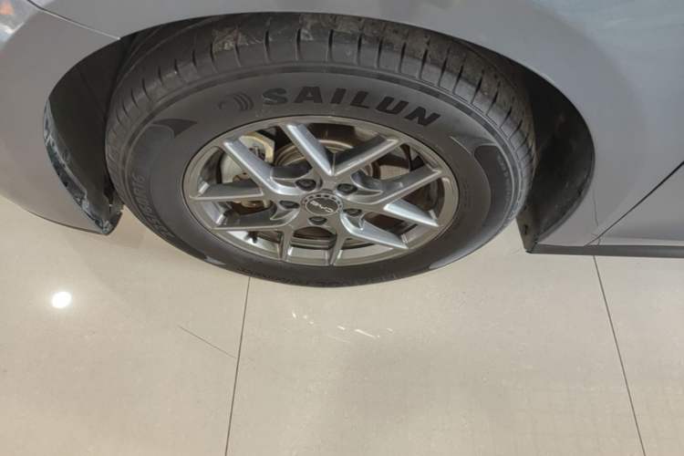 Used BYD Seal 06 New Energy 2024 DM-i 80KM Luxury Model Left Front Wheel Hub