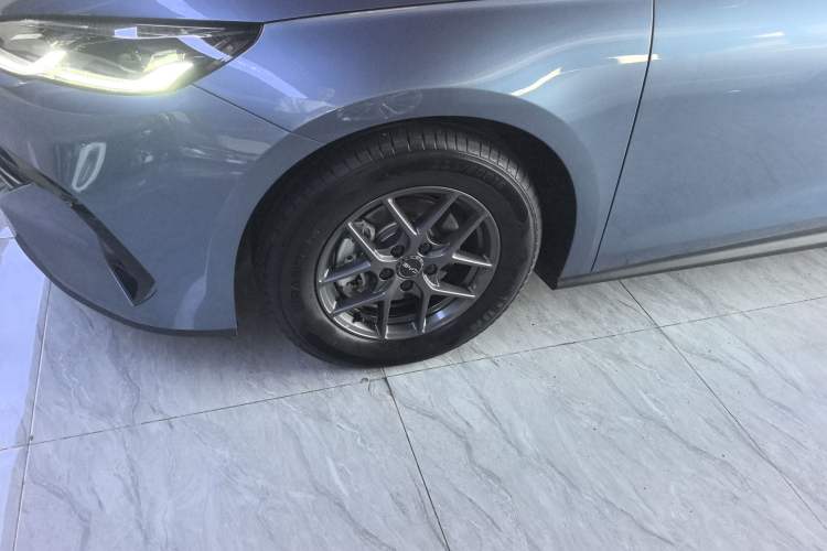 Used BYD Seal 06 New Energy 2024 DM-i 80KM Luxury Model Left Front Wheel Hub