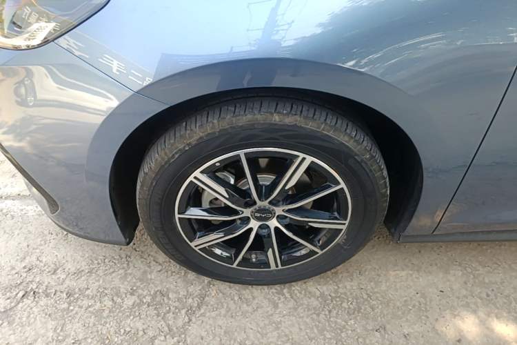 Used BYD Seal 06 New Energy 2024 DM-i 80KM Prestige Model Left Front Wheel Hub