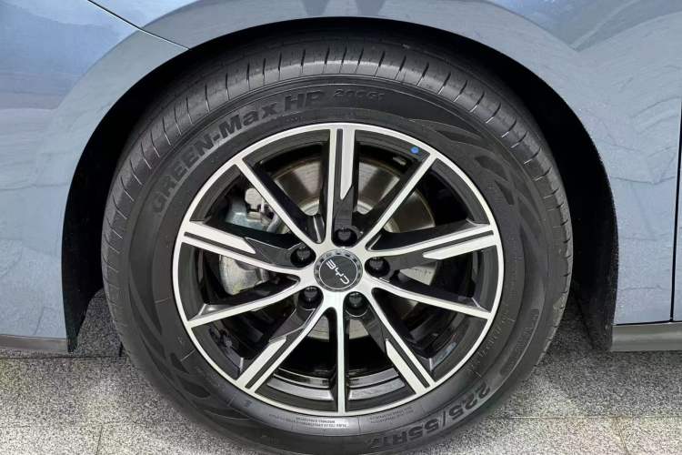 Used BYD Seal 06 New Energy 2024 DM-i 120KM Luxury Model Left Front Wheel Hub