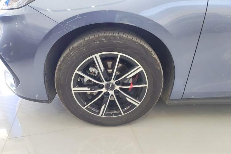 Used BYD Seal 06 New Energy 2024 DM-i 80KM Prestige Model Left Front Wheel Hub
