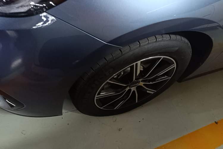 Used BYD Seal 06 New Energy 2024 DM-i 120KM Luxury Model Left Front Wheel Hub