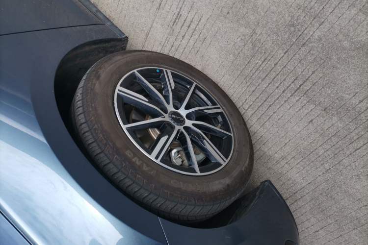 Used BYD Seal 06 New Energy 2024 DM-i 120KM Prestige Model Left Front Wheel Hub