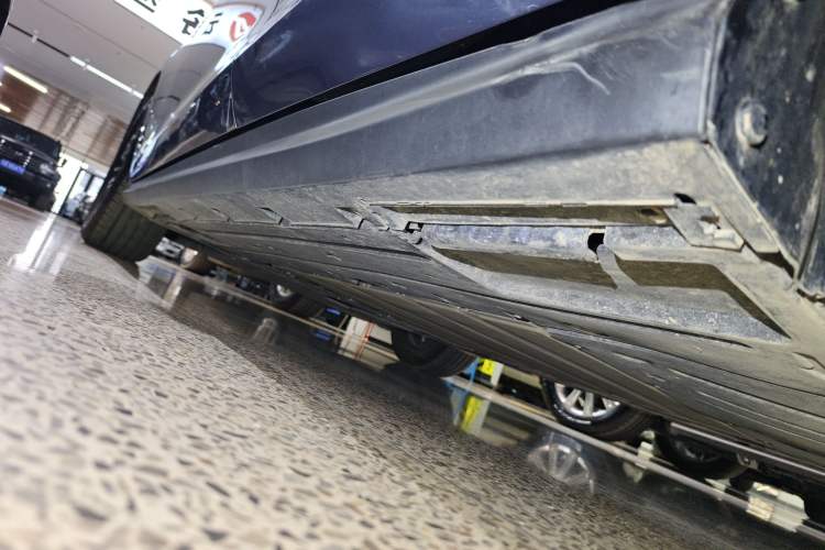Used BYD Seal 06 New Energy 2024 DM-i 120KM Prestige Model Left Side Sill