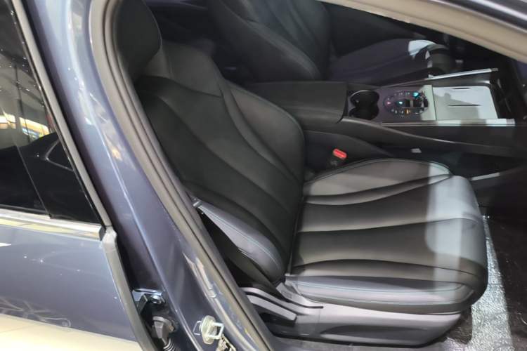 Used BYD Seal 06 New Energy 2024 DM-i 80KM Prestige Model Right Front Seat